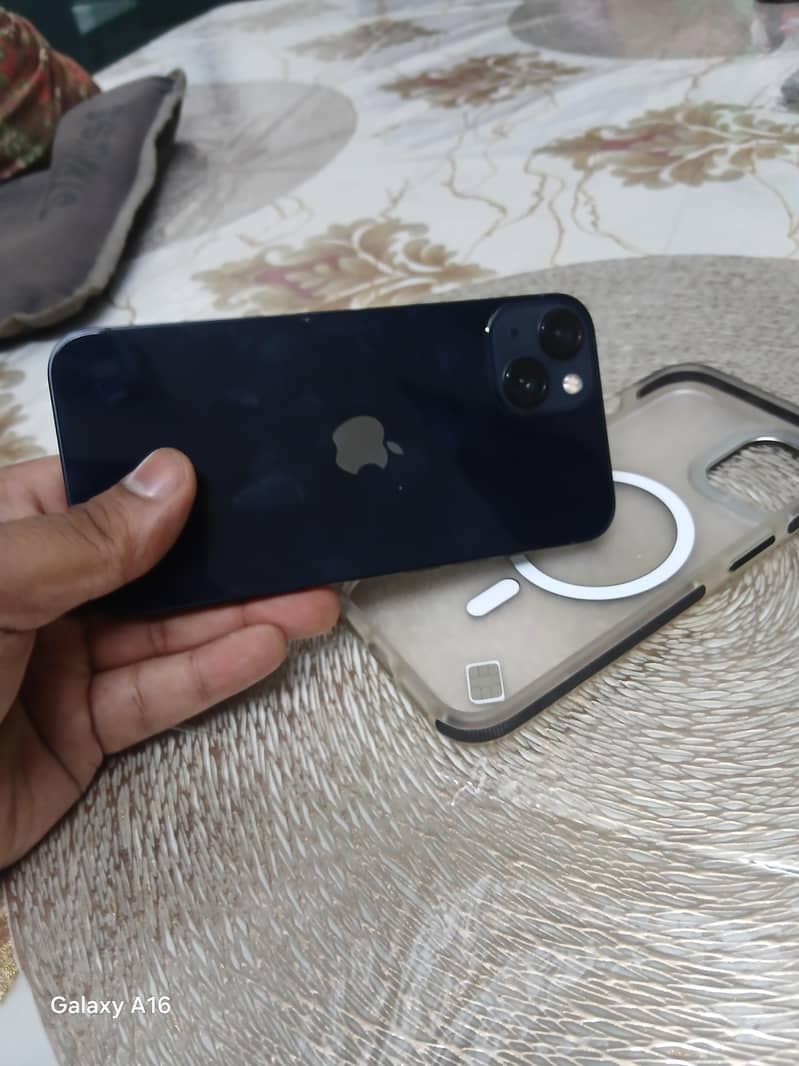 Apple iPhone 13 0