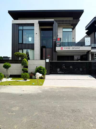 1 KANAL ELEGANT AND FULLY FURNISHED MODERN PRIME BUNGALOW IS AVAILABLE IN THE BEST BLOCK OF DHA LAHORE.