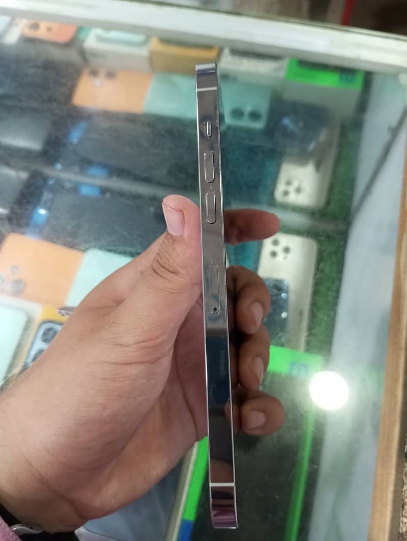 Apple iPhone 14 Pro Max 2