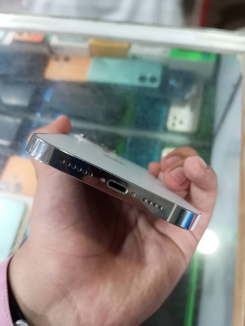 Apple iPhone 14 Pro Max 3