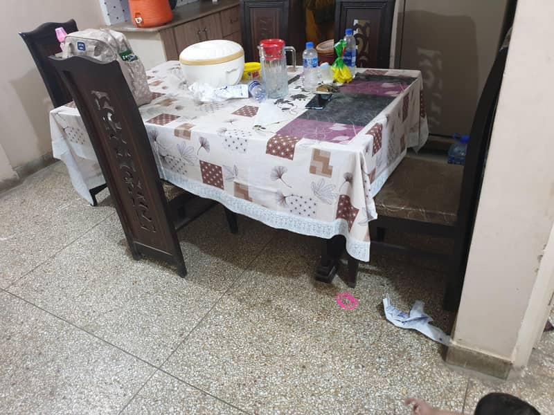 6 seater dining table 0