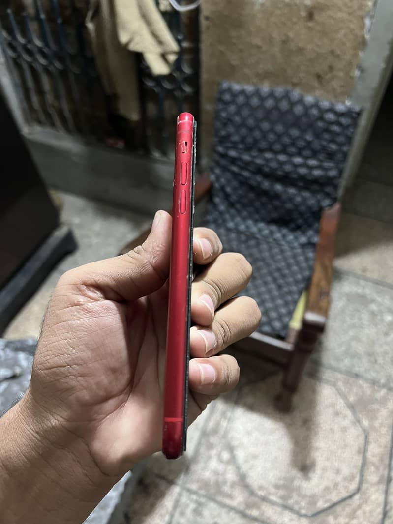 Apple iPhone 11 3