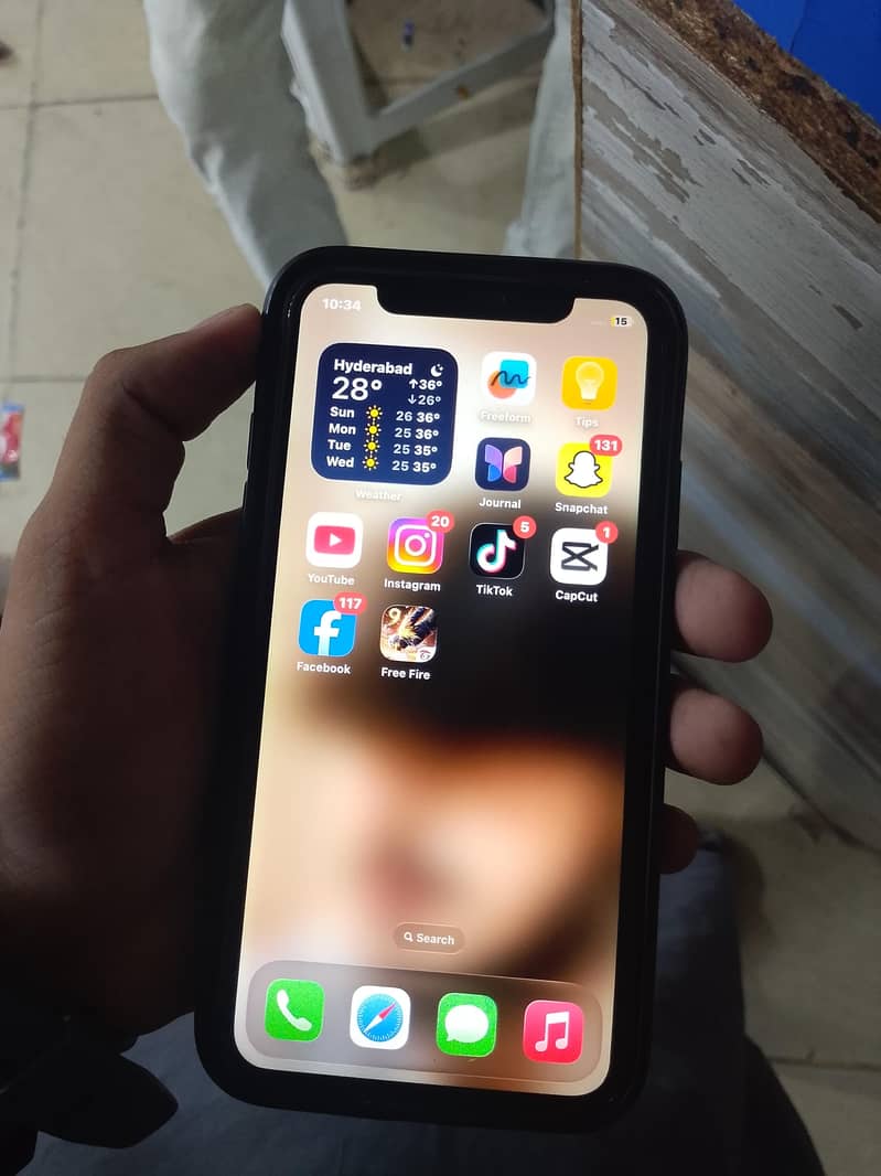 Apple iPhone 11 3