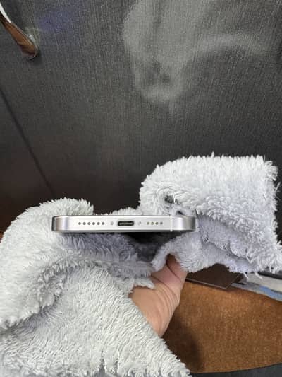 Apple iPhone 15 Pro Max 4month sim time