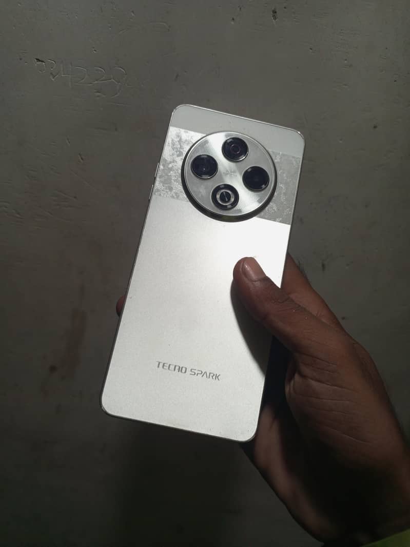 Tecno Spark 30 3