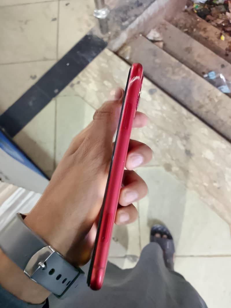 Apple iPhone 11 3