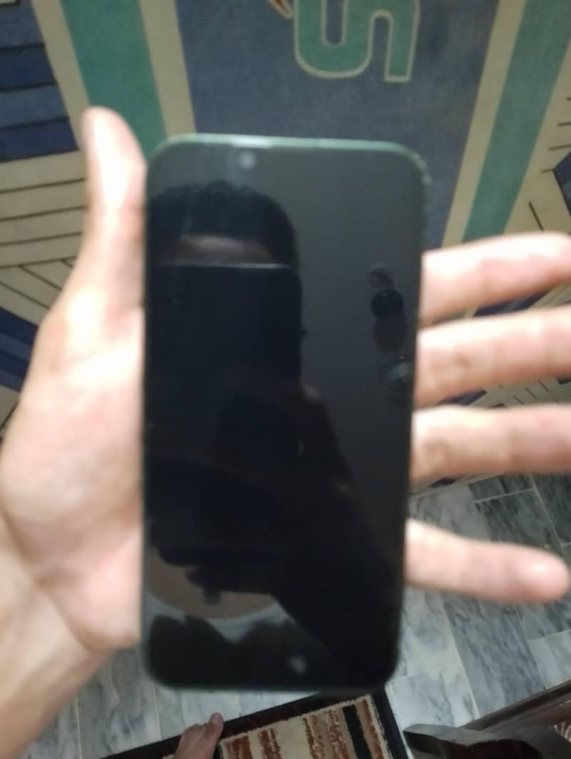 Apple iPhone 13 2