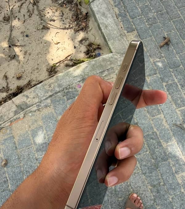 iPhone 16 pro max approved 4