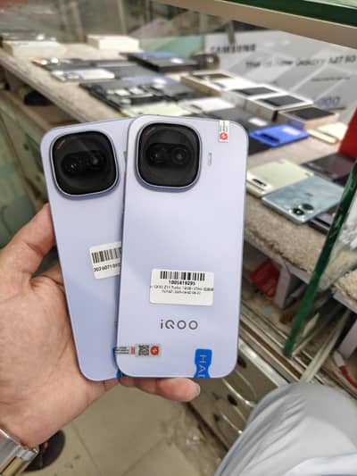 Vivo iQOO z11 turbo 12gb 256gb 200 Mp camera  waterpack non active