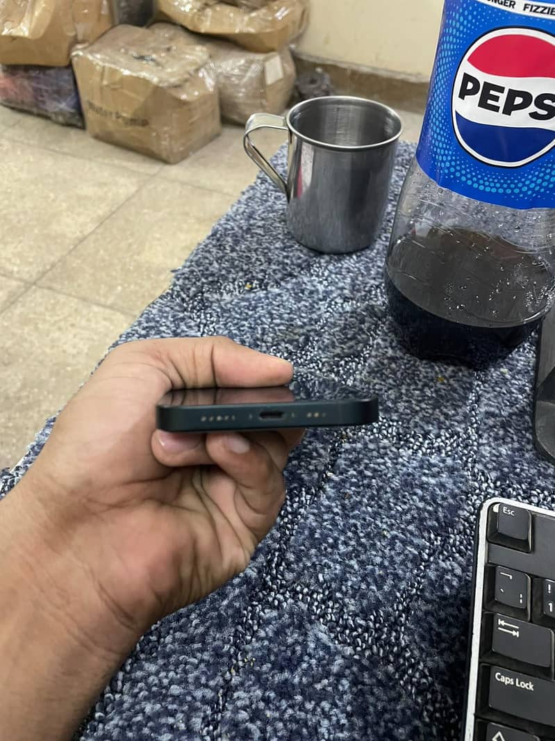 Apple iPhone 14 3
