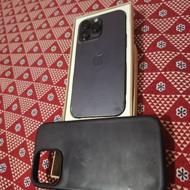 Apple iPhone 14 Pro Max 0