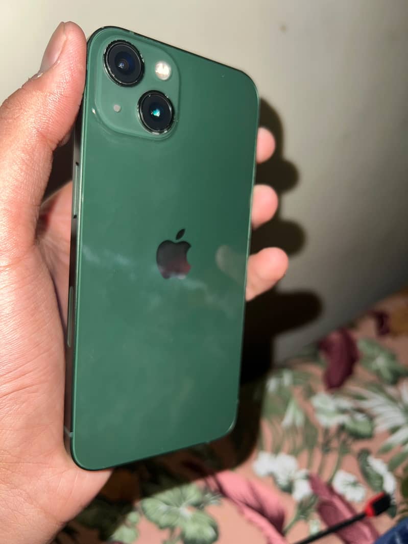 Apple iPhone 13 2