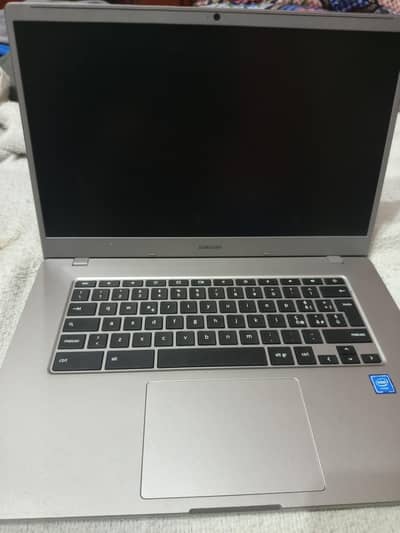 Samsung chromebook XE350XBA 11.6 10/10 Condition Original Charger