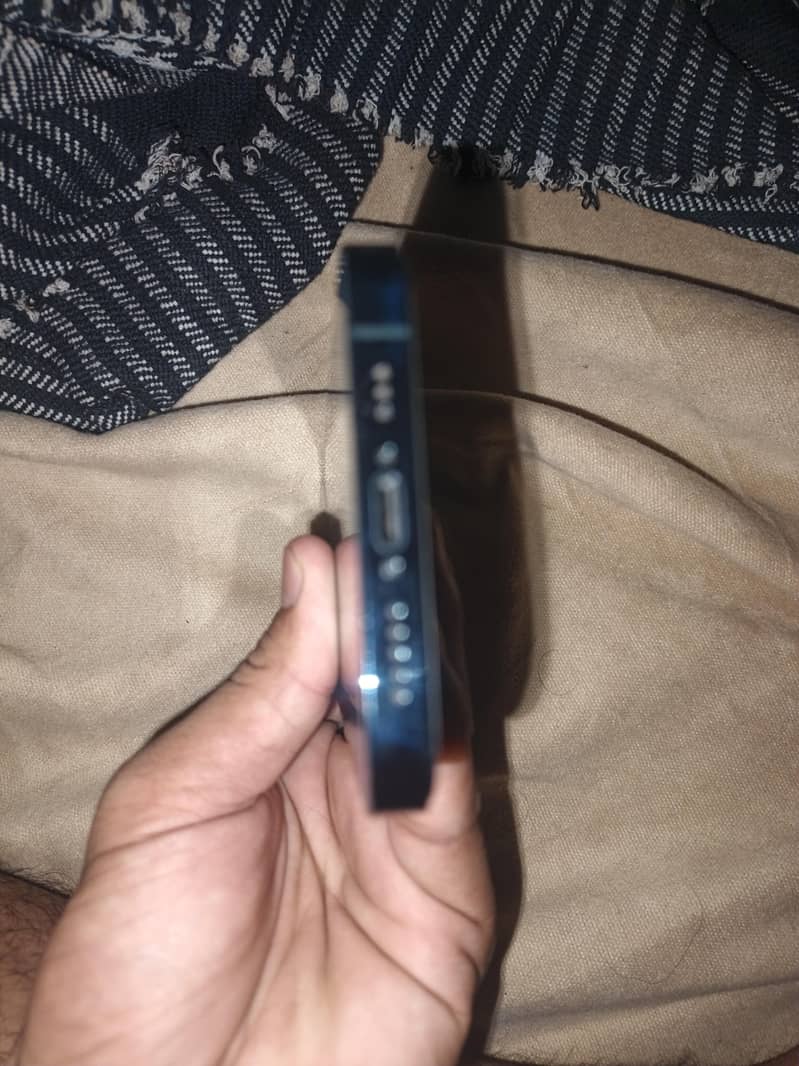 Apple iPhone 12 Pro 2