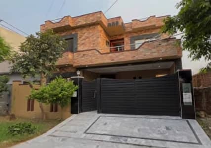 10 Marla Double Storey Used House Good Location Near Park.