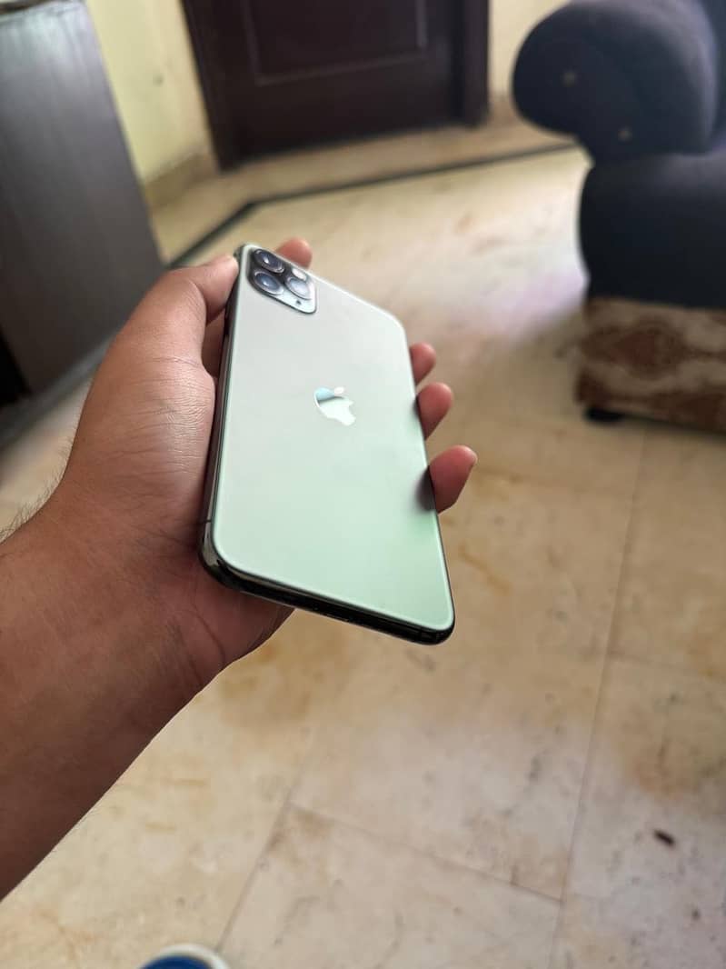 Apple iPhone 11 Pro Max 3