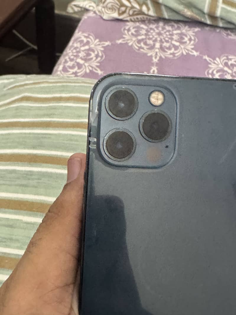 Apple iPhone 12 Pro 3
