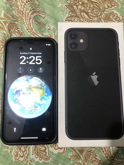 Apple iPhone 11 with box 10/10