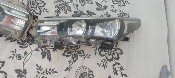 Toyota Corolla Gli headlights