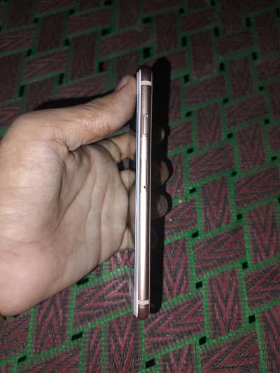 Apple iPhone 8