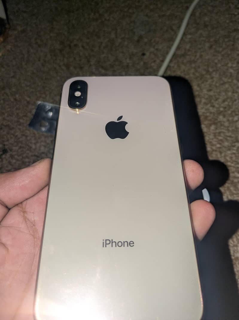 Apple iPhone XS 4