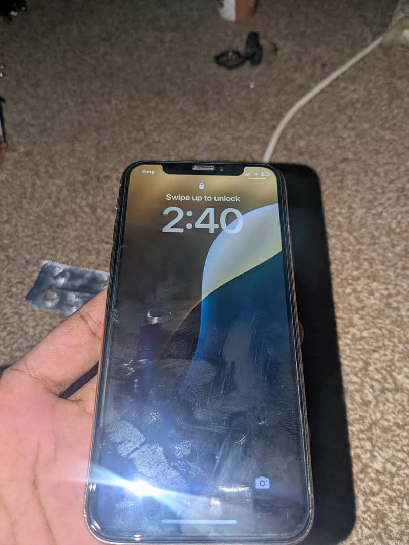 Apple iPhone XS 5