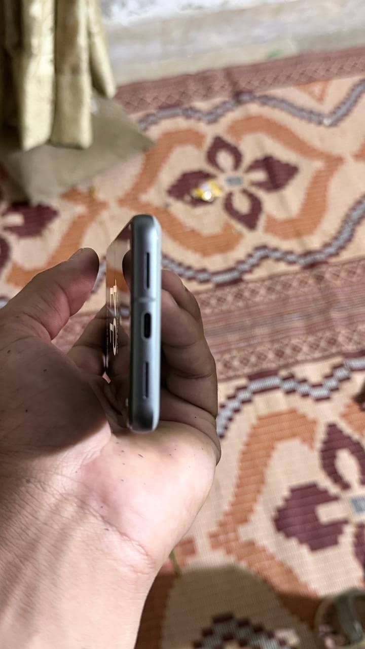 Google Pixel 8 2