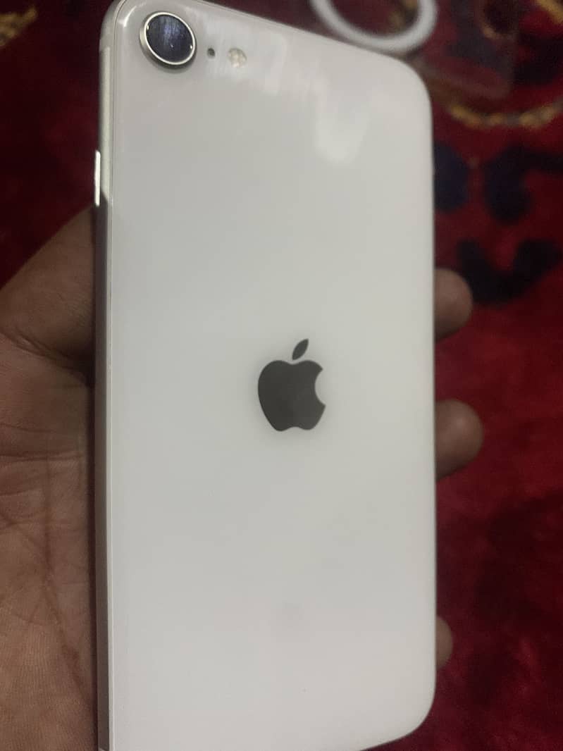 Apple iPhone SE 2nd generation 0