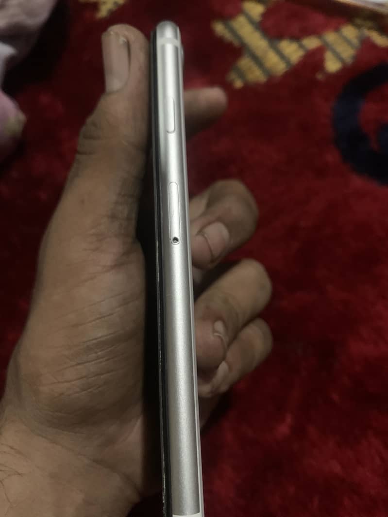 Apple iPhone SE 2nd generation 2