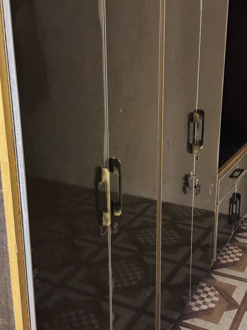 wardrobe with mirror 4