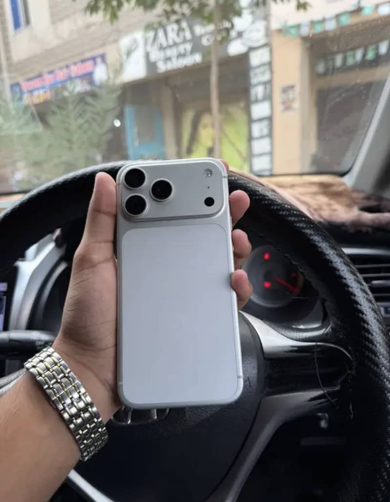 Apple iPhone 17 Pro Max 2