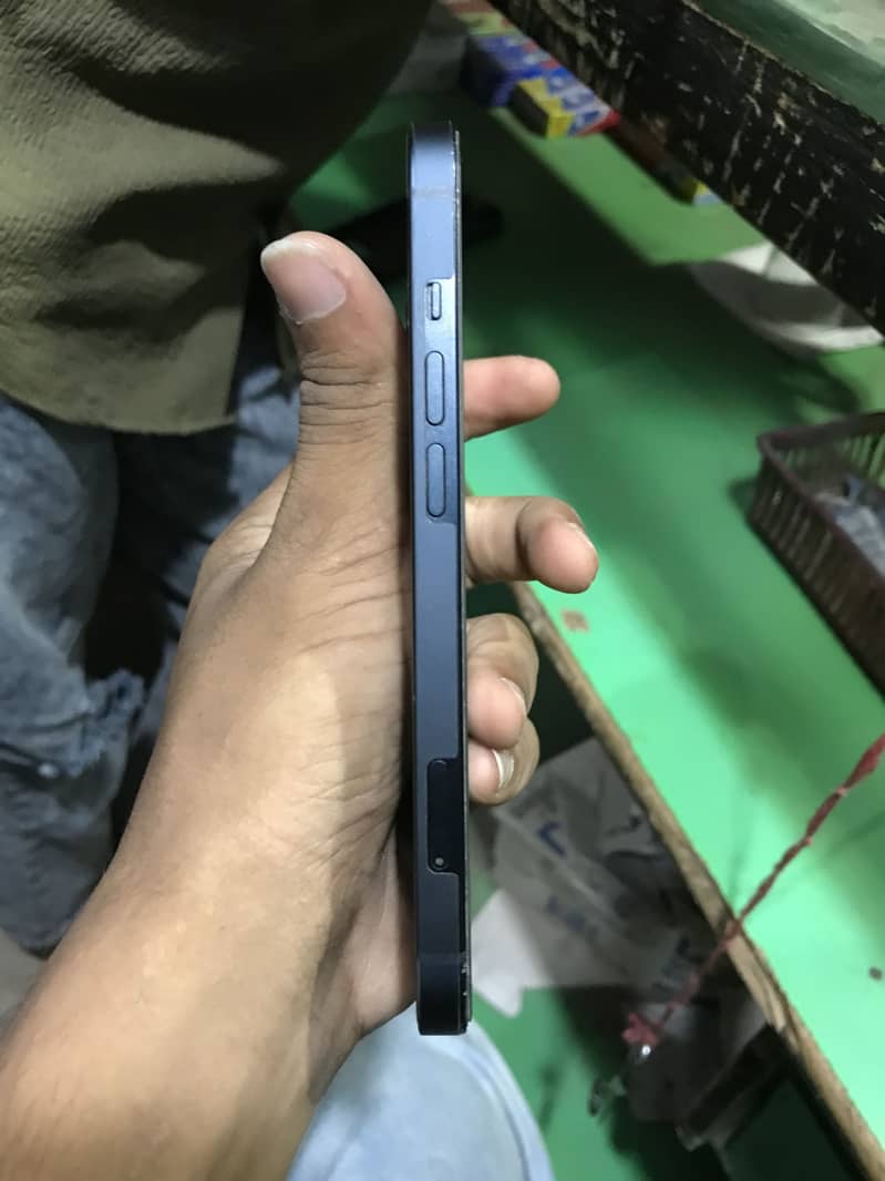 Apple iPhone 13 3