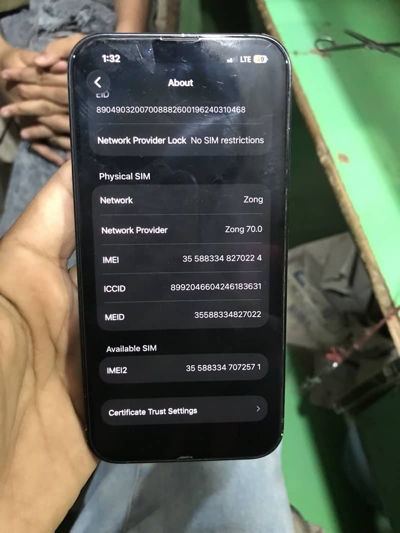 Apple iPhone 13 17