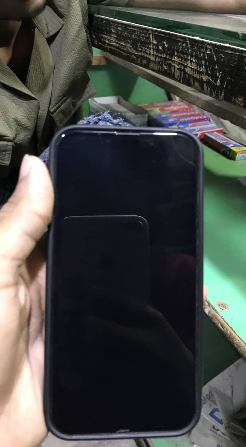 Apple iPhone 13 18