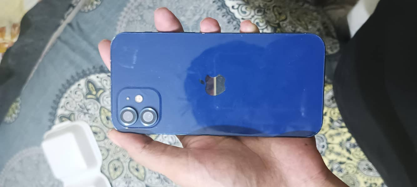 Apple iPhone 12 2