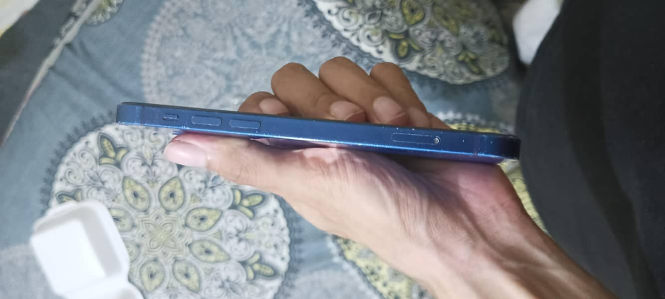 Apple iPhone 12 5