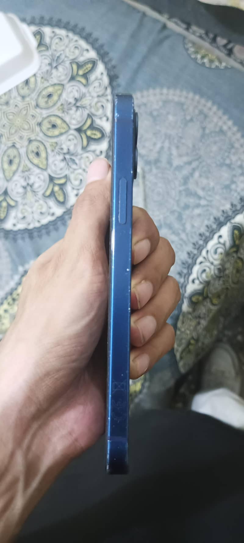 Apple iPhone 12 6