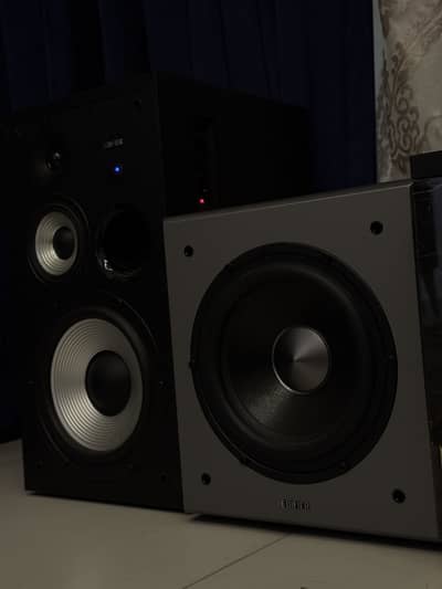 Edifier R2850DB and Edifier T5 Sub-Woofer