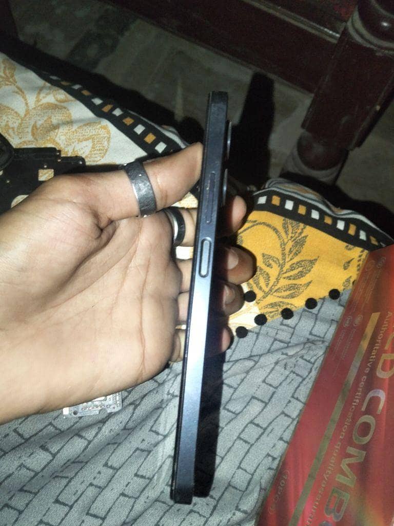 Realme C33 0