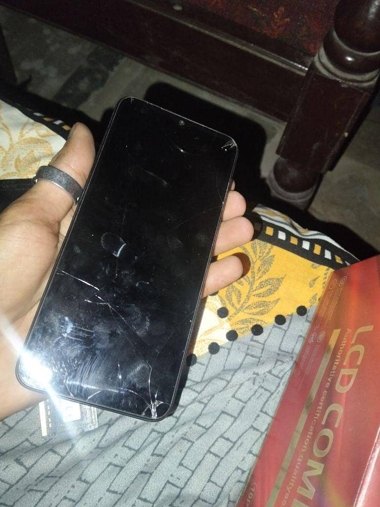 Realme C33 2