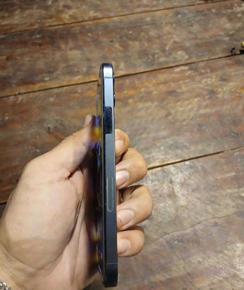 Apple iPhone 12 Pro 3