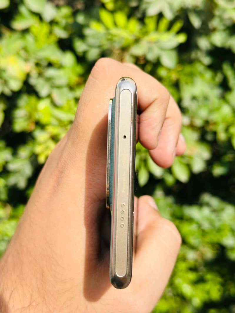 INFINIX ZERO 30 4