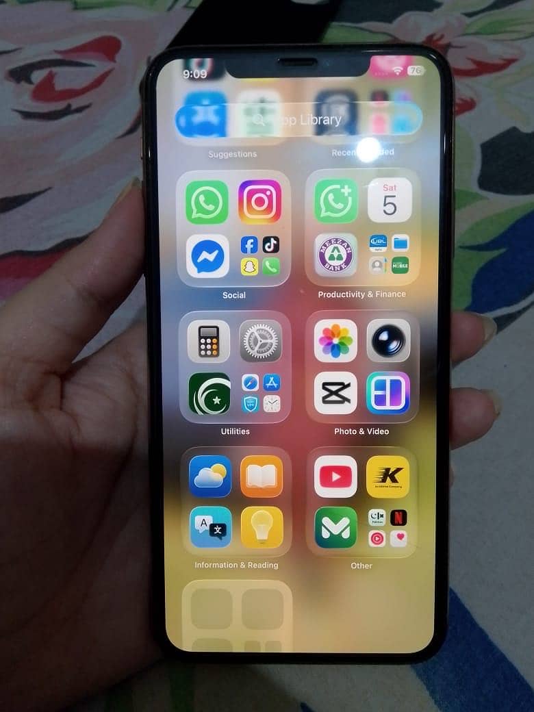 Apple iPhone 11 Pro Max 2