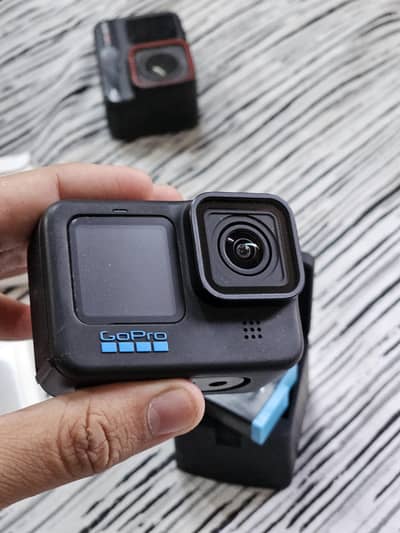 GoPro Hero 10 Black | 3 Batteries with Charger 