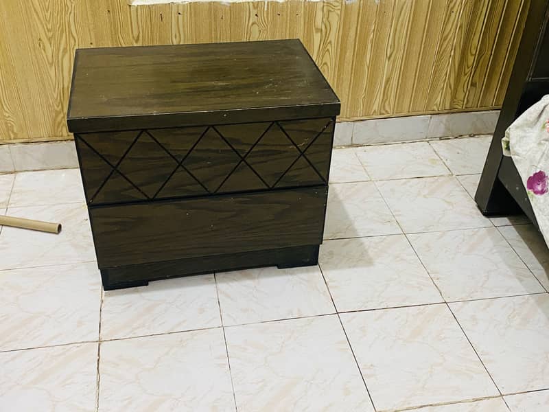 Single bed with side table 5