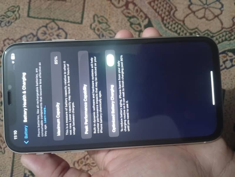 Apple iPhone 11 4