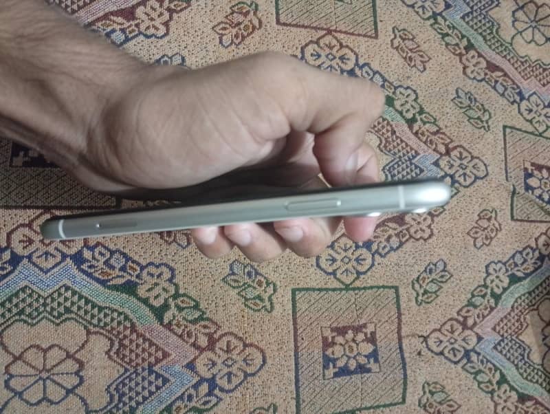Apple iPhone 11 5
