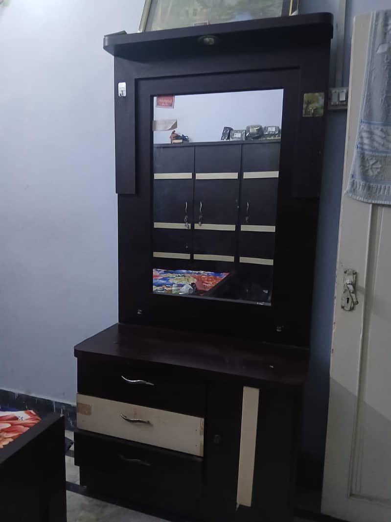 dressing table 1