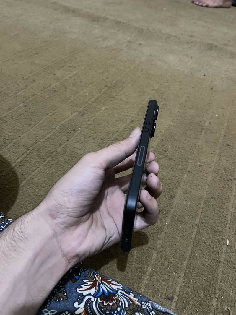 Apple iPhone 15 3