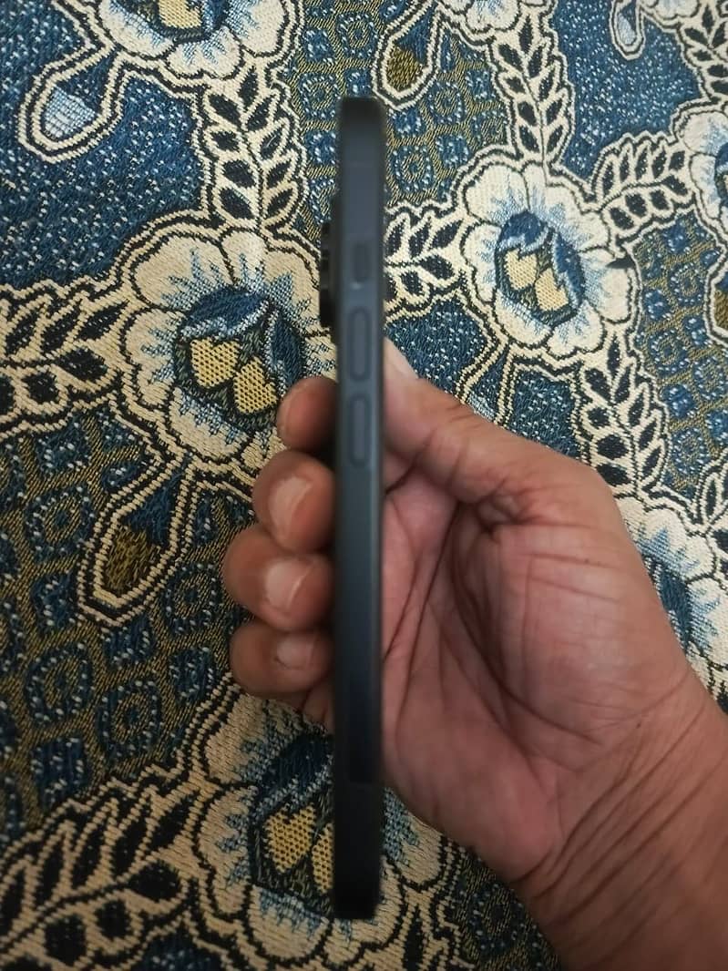 Apple iPhone 15 2